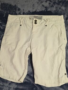 Guess Women's White Flat Front Casual Shorts